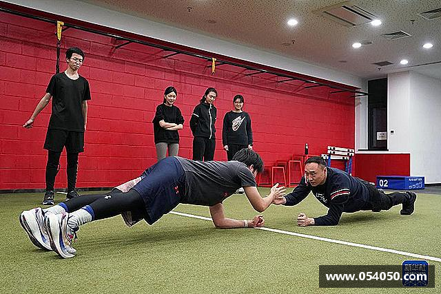 了解BB贝博艾弗森